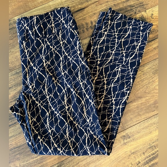 Krazy Larry Pants - Krazy Larry Pull On Ankle Pants Navy Shattered Size 6 EUC
